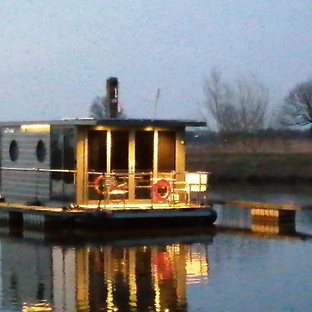 דירות האטם Hausboot Lucky מראה חיצוני תמונה